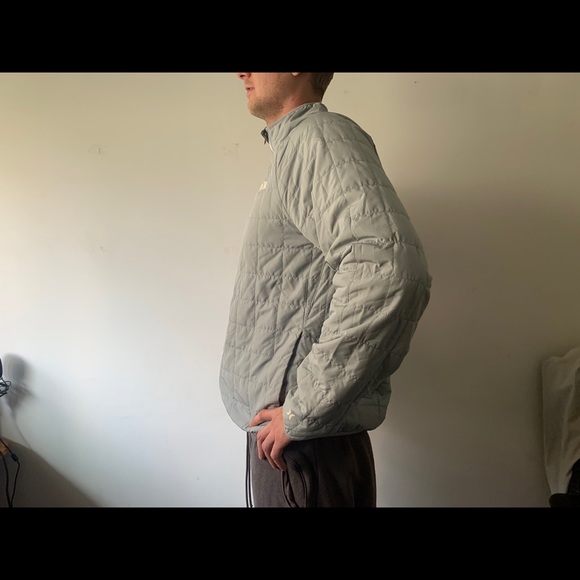 Hurley Lightweight Windbreaker in Large - Picture 2 of 6